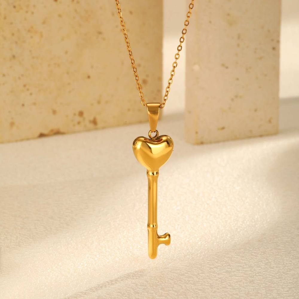 Collana con Ciondolo Chiave in Acciaio Inossidabile