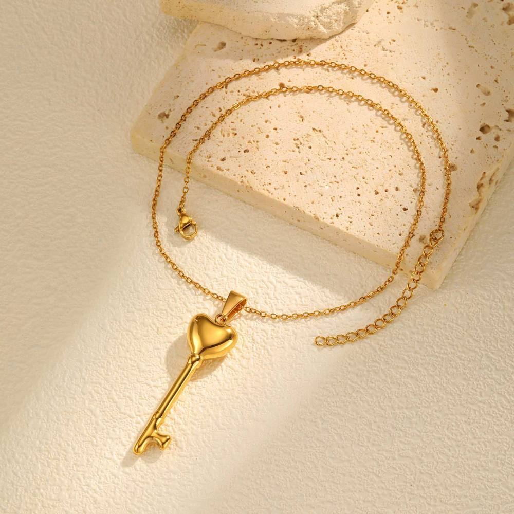 Collana con Ciondolo Chiave in Acciaio Inossidabile