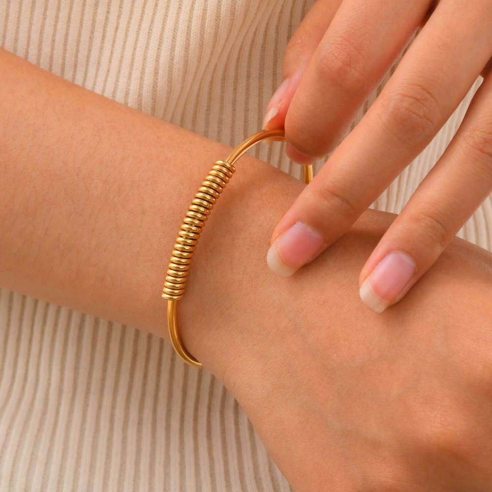 Bracciale Aperto a Molla in Acciaio Inossidabile